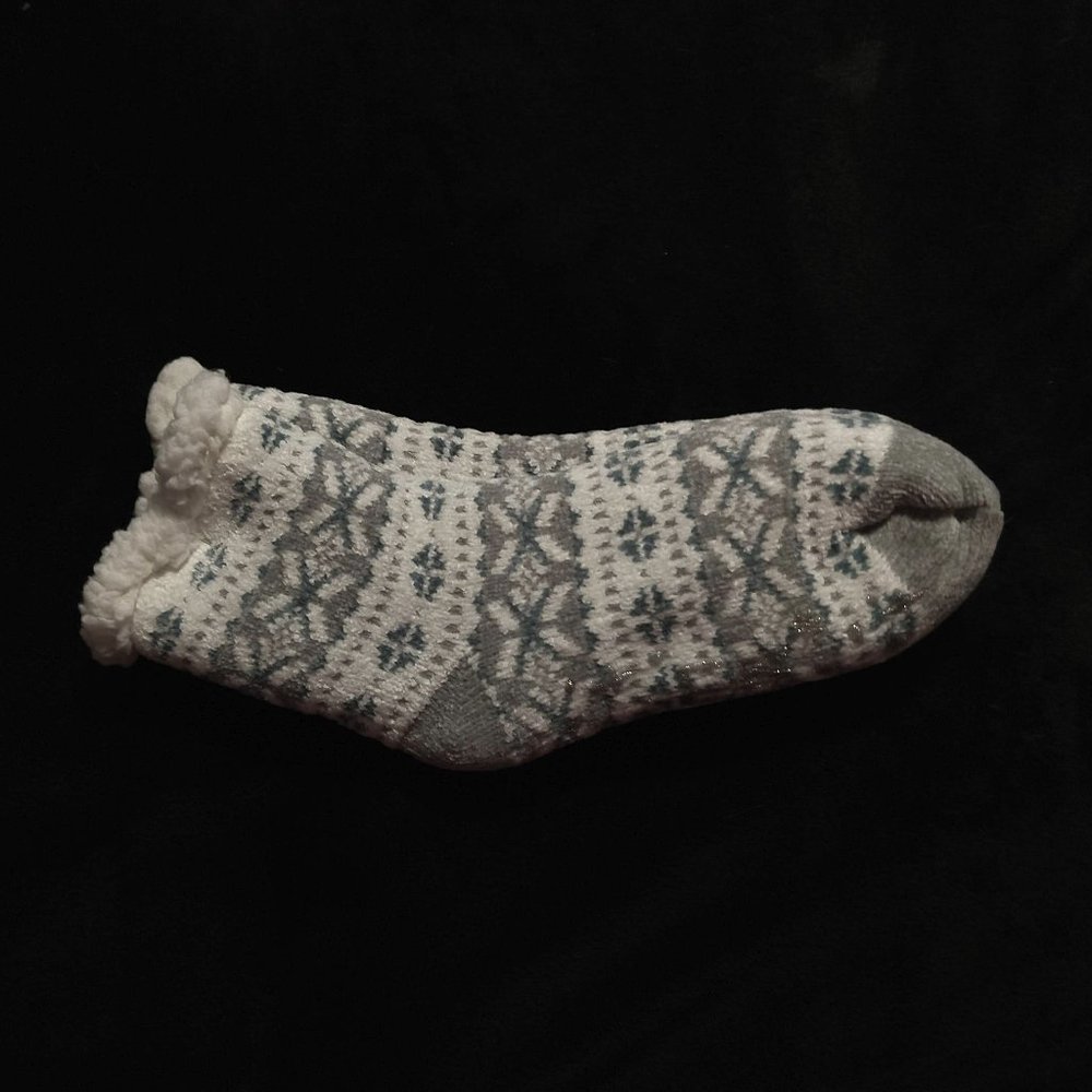 NWOT Muk Luk Slipper Socks